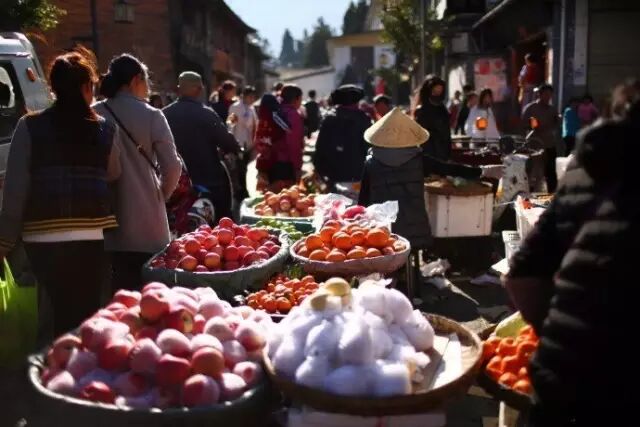 丽江到大理中间有什么玩的_丽江到大理怎么去比较方便_大理丽江怎么走