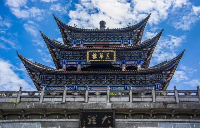 丽江到大理中间有什么玩的_丽江到大理怎么去比较方便_大理丽江怎么走