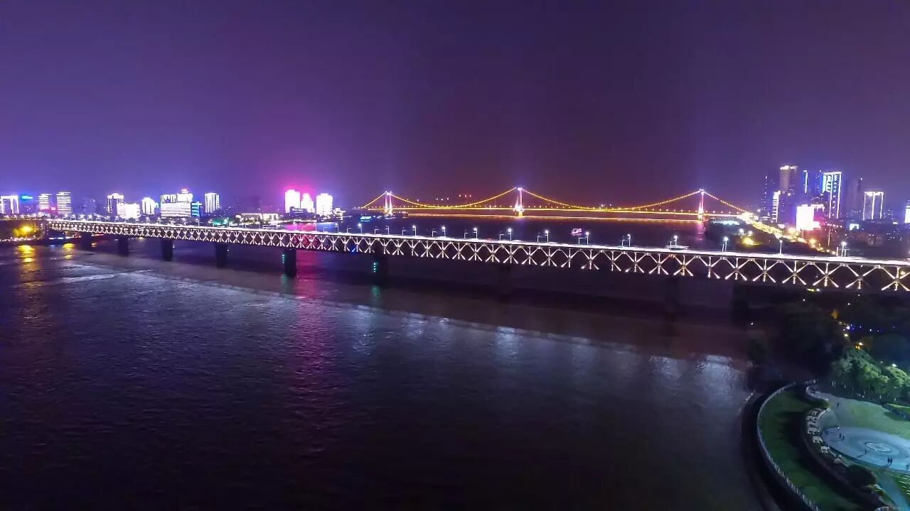 [横空出世·光映江城] 利亚德集团 · 深圳金达照明 —— 邀您品鉴武汉·两江四岸极致灯光秀