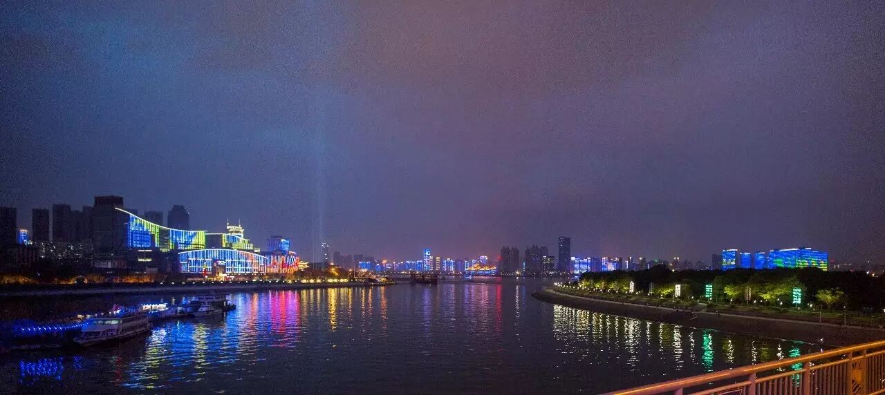 [横空出世·光映江城] 利亚德集团 · 深圳金达照明 —— 邀您品鉴武汉·两江四岸极致灯光秀
