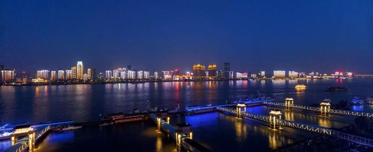 [横空出世·光映江城] 利亚德集团 · 深圳金达照明 —— 邀您品鉴武汉·两江四岸极致灯光秀