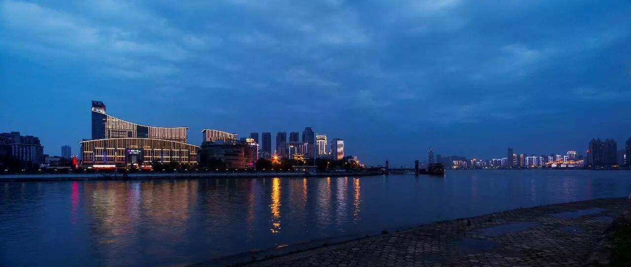 [横空出世·光映江城] 利亚德集团 · 深圳金达照明 —— 邀您品鉴武汉·两江四岸极致灯光秀