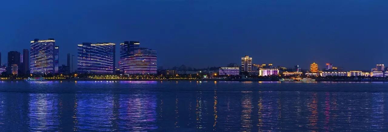 [横空出世·光映江城] 利亚德集团 · 深圳金达照明 —— 邀您品鉴武汉·两江四岸极致灯光秀