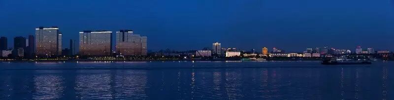 [横空出世·光映江城] 利亚德集团 · 深圳金达照明 —— 邀您品鉴武汉·两江四岸极致灯光秀