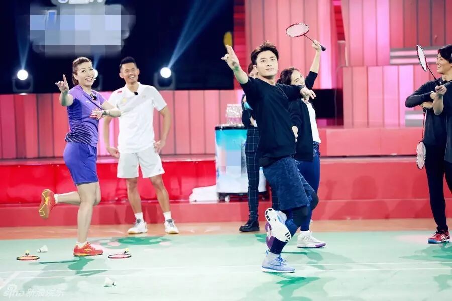 《来吧冠军》:林丹恶作剧 贾乃亮被当人肉耙子