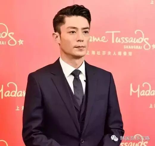 霍建华入驻杜莎夫人蜡像馆啦,看图我以为第一张就是呢!