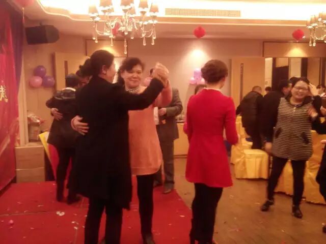 �B�T(m��n)�п�ȸ�ӱ�������(w��)���޹�˾2015���β���߿͑�(h��)���x���(hu�� )