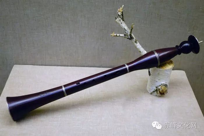 胡笳(hú jiā): 蒙古族乐器中一种最具代表性的复簧类的中音