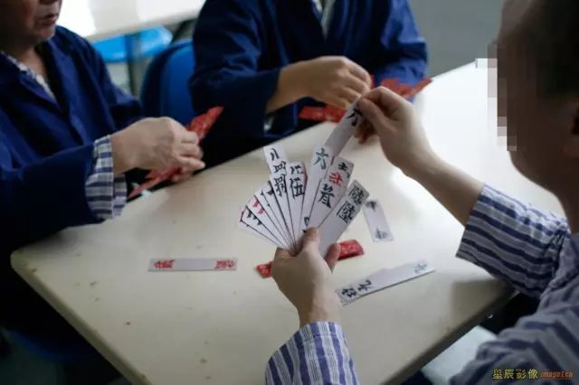 孩子成长是隐患, 真是太难为这一家人了……其实跑出去找人打字牌,还