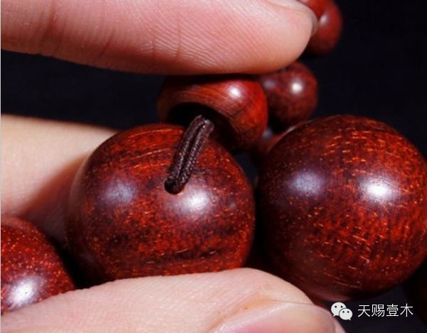 小叶紫檀鱼鳞纹是什么样的?