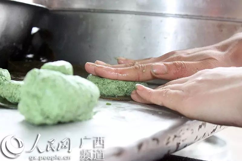 清明节吃啥?图揭恭城艾粑如何做成206 / 作者:欧耶 / 帖子ID:113680 清明节吃啥?图揭恭城艾粑如何做成206 / 作者:欧耶 / 帖子ID:113680
