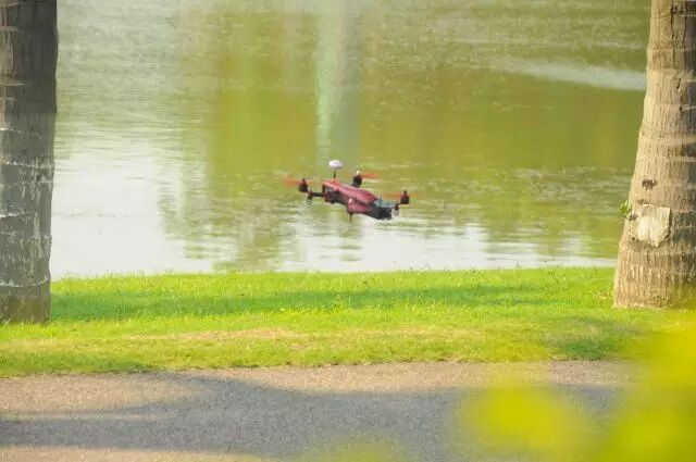 創(chuàng)客火科技6月穿越機體驗活動