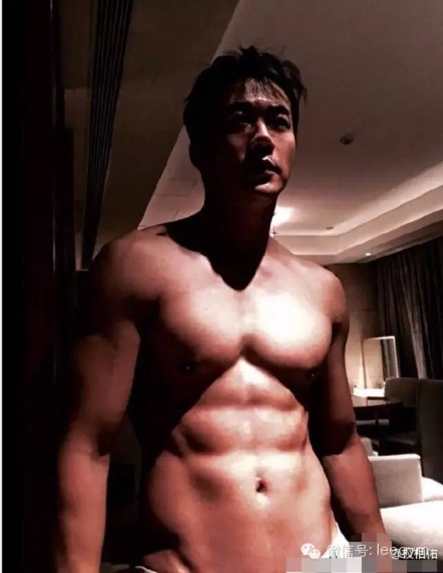 权相佑晒半裸照秀好身材,胸肌腹肌惹粉丝狂赞
