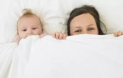 哄睡大招：什么是抱起-放下法