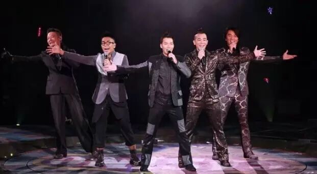 张杰跨年宣布谢娜怀孕?老干部们上台唱摇滚?跨年夜最强观看指南!-怀孕期