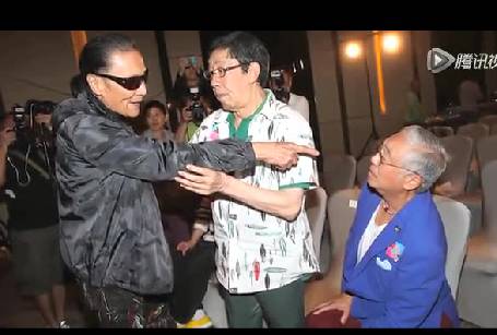 谢霆锋父亲当众扇曾江【黄老邪扮演者】耳光