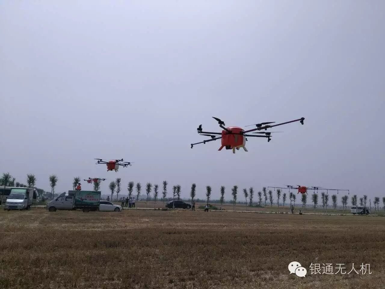 銀通無(wú)人機(jī)出動(dòng)，助唐河促進(jìn)秸稈的綜合利用與還田處理