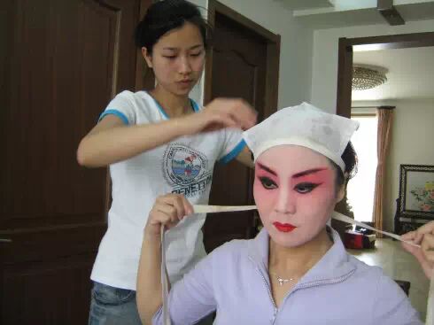 戏曲知识：戏曲演员化妆全过程