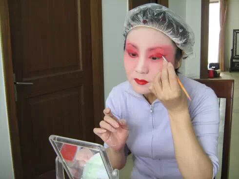 戏曲知识：戏曲演员化妆全过程