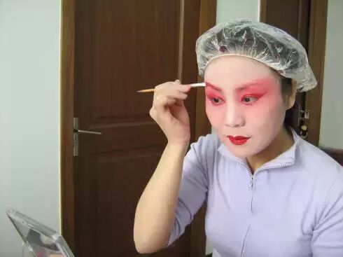 戏曲知识：戏曲演员化妆全过程