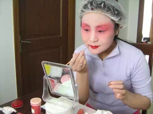 戏曲知识：戏曲演员化妆全过程