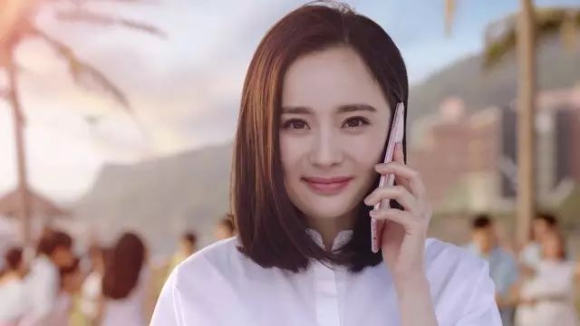 李易峰&杨幂联合代言, OPPO R9的「凝光腰线」有多美?