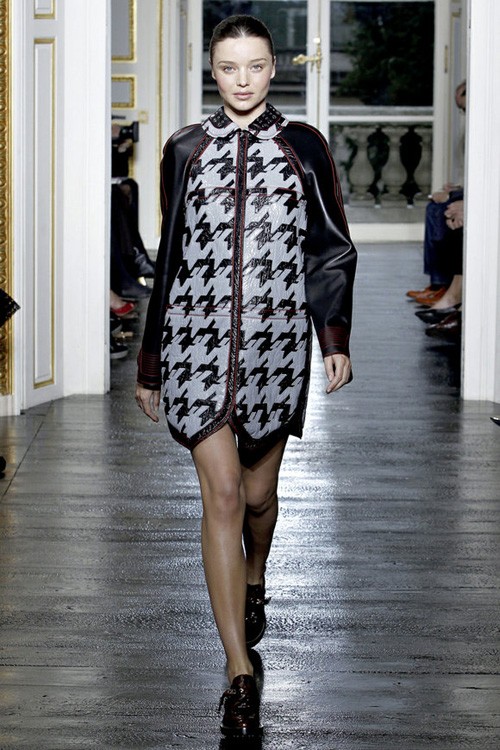 时尚圈的女人都太拼,就算怀孕,腹肌和高跟鞋也不能少!-怀孕期