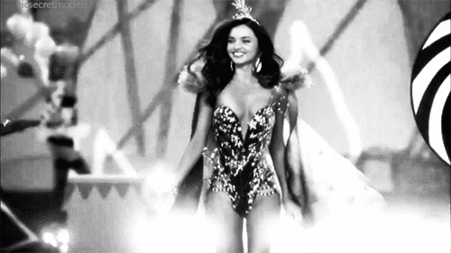 时尚圈的女人都太拼,就算怀孕,腹肌和高跟鞋也不能少!-怀孕期