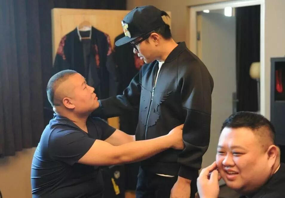 《欢乐喜剧人》将迎总决赛 宋小宝请谢娜大鹏助阵