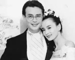 她是范冰冰的恩人,经历初恋流产不育,初婚丈夫坠楼身...