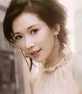 花样姐姐林志玲~气质发型演绎柔情妩媚~