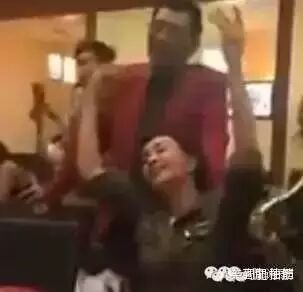 刘 晓 庆饭局曝光,惊呆了!