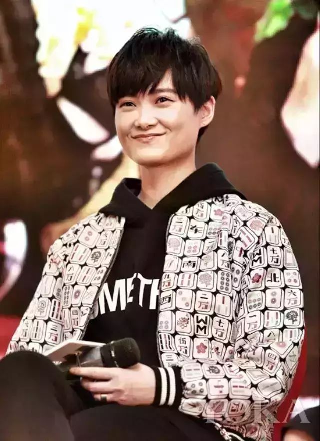 麻将夹克撞衫李宇春,穿上就能胡!