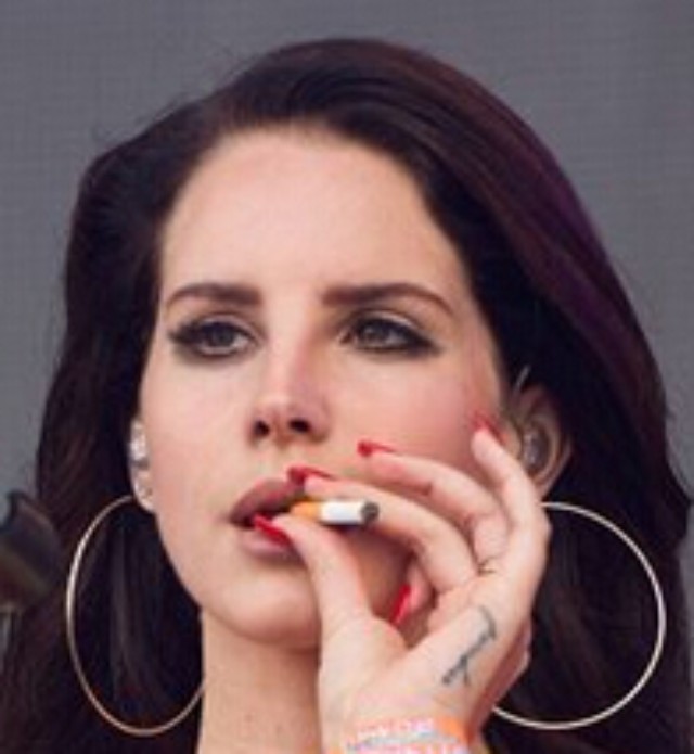 明星  Lana Del Rey自黑被潜规则很心塞?