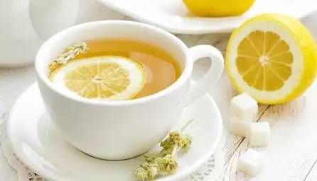 柠檬水的N种喝法，减肥、美白、排毒...
