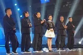 这首歌由王菲唱红,被山风组合演绎得更有味道