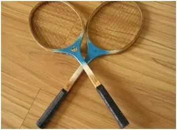 挑选羽毛球拍小贴士