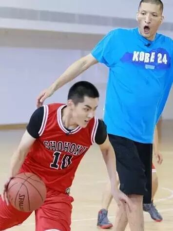 当吴亦凡与麦迪打出一记空接，我的青春便圆满了