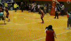 当吴亦凡与麦迪打出一记空接，我的青春便圆满了