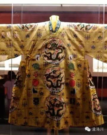 [转载]史上最牛工作服——明代皇帝十二章衮服