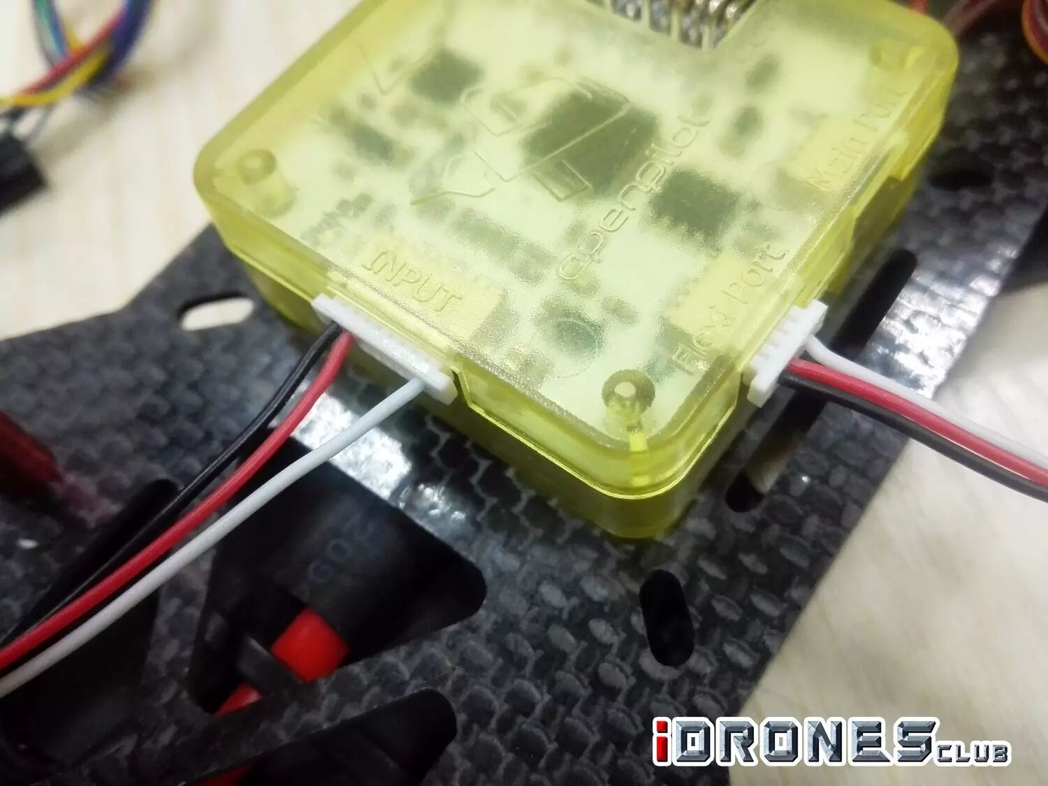 小、輕、遠(yuǎn)、快！這款接收機(jī)FM800，你值得擁有