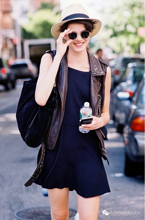 炎炎夏日，用草编帽为造型加分！