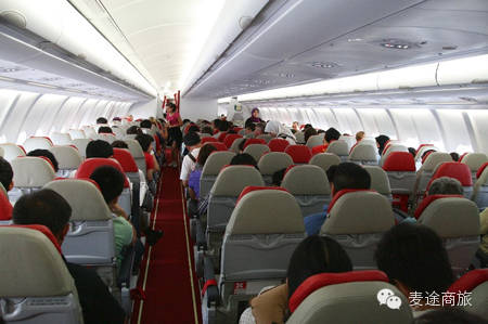 你不应该向后倾靠你飞机座椅的四个原因 你不应该向后倾靠你飞机座椅的四个原因