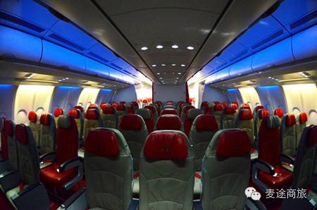 你不应该向后倾靠你飞机座椅的四个原因 你不应该向后倾靠你飞机座椅的四个原因