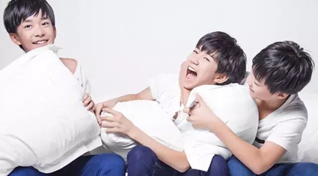 TFBOYS粉丝大乱战