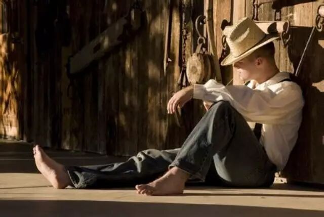 跟什么样的男人在一起，会让女人越变越美？