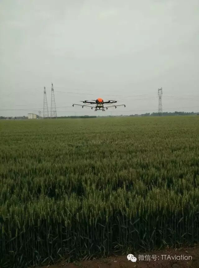 天途植保無人機(jī)參加岱岳區(qū)飛防演示觀摩會助力現(xiàn)代農(nóng)業(yè) 