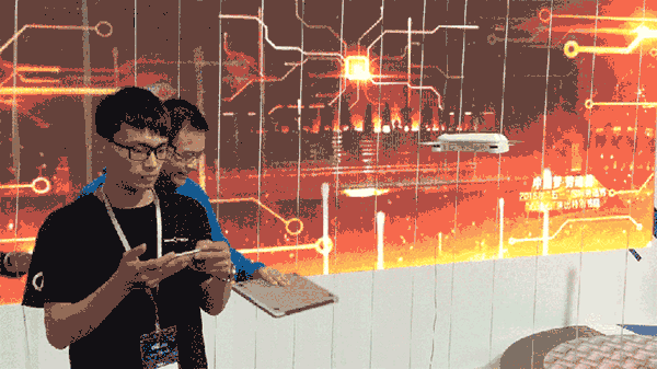 掌上起飛降落？零度「自拍」無(wú)人機(jī)首次曝光 