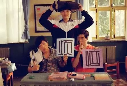 小蝌蚪找妈妈卡纸贴画-可以给我们以启发.中国传统戏曲以及说唱艺术与餐饮业也有很好的结