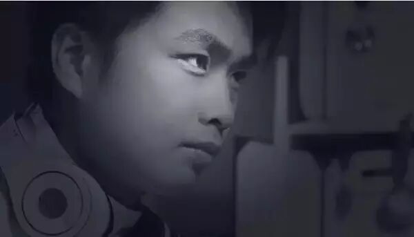 【最前沿】Sky 创业的那个鼠标品牌,拿到了王思聪的一笔...